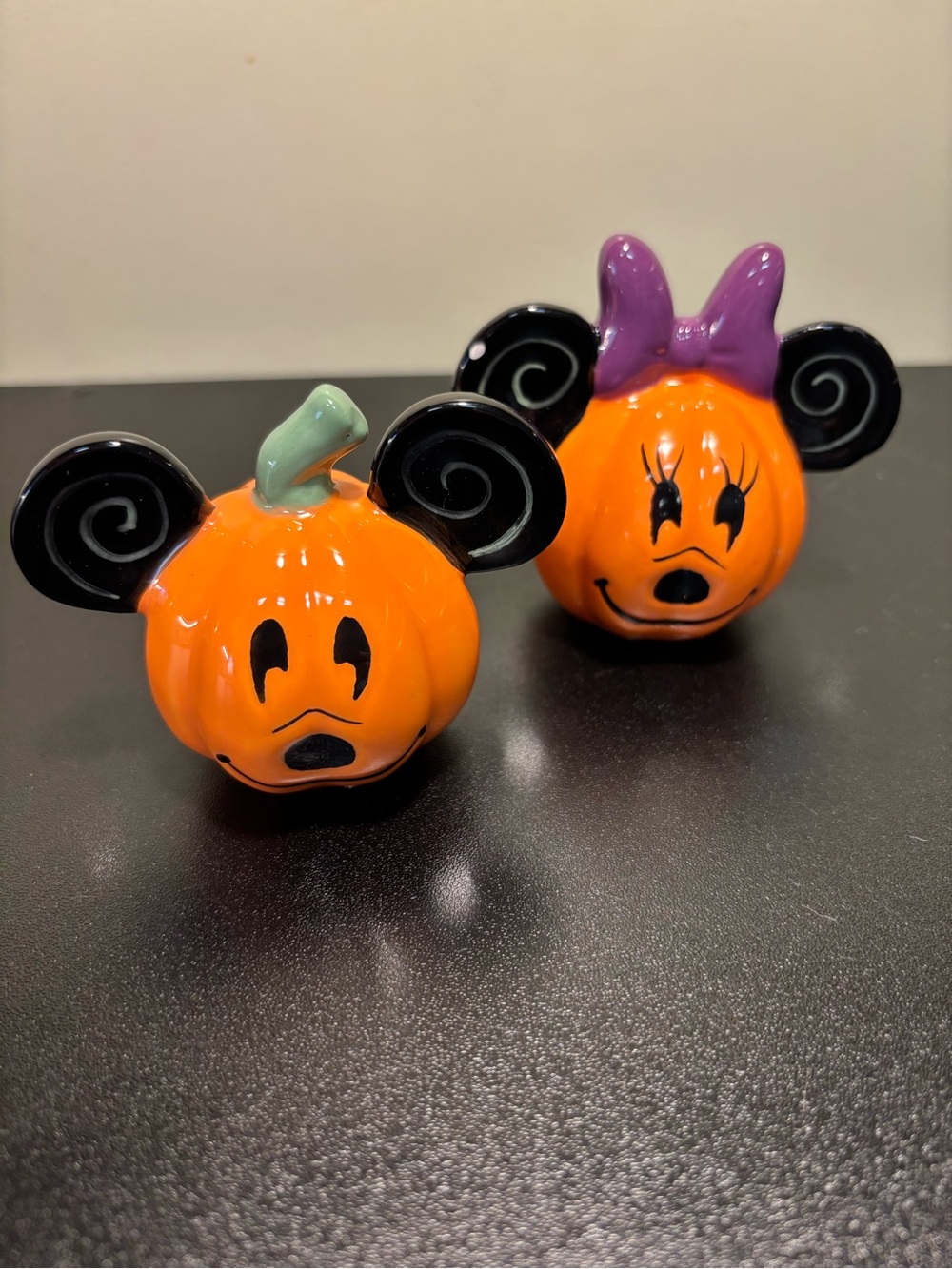 Source Unknown Orange and Black Mickey Pumpkin Salt & Pepper Set with Purple Bow